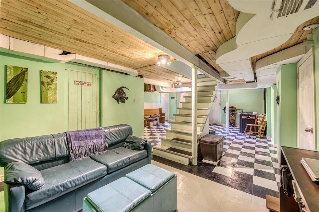 311 MICHIGAN Avenue, Point Edward, Ontario, Canada
