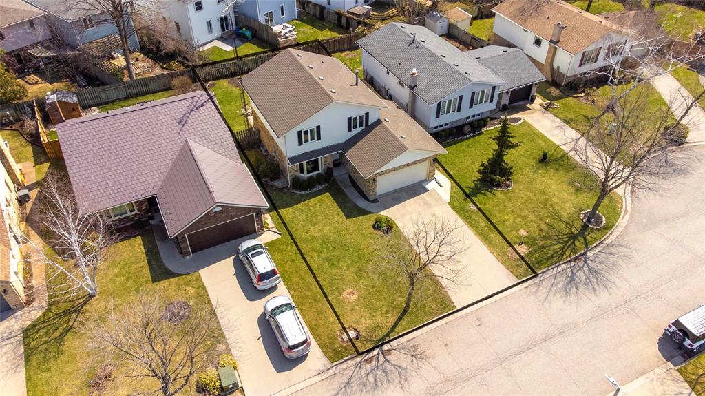 41 WILLOW GLEN Court, Sarnia, Ontario, Canada