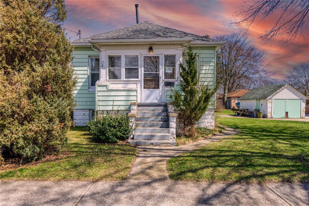21 ALBERT Street, Point Edward, Ontario, Canada