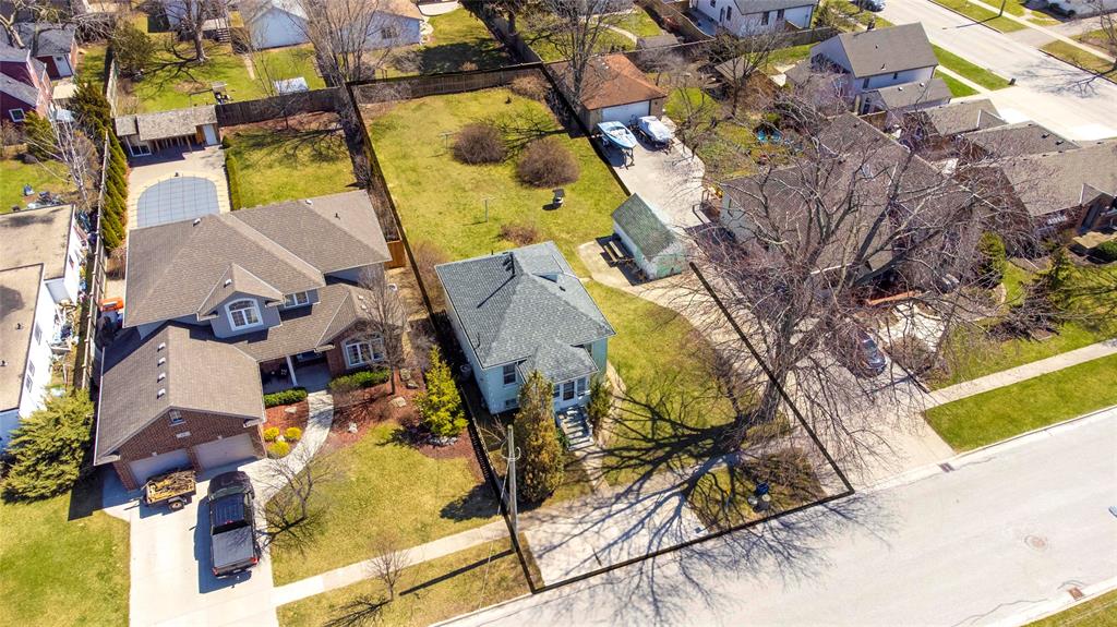 21 ALBERT Street, Point Edward, Ontario, Canada
