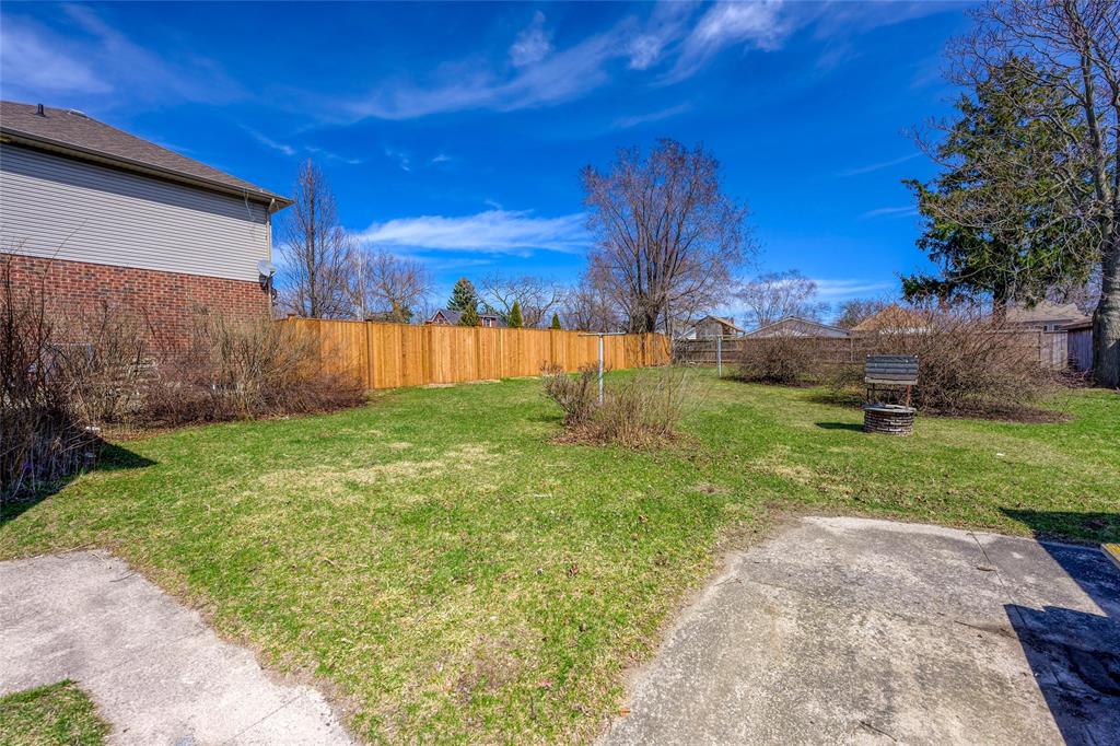 21 ALBERT Street, Point Edward, Ontario, Canada