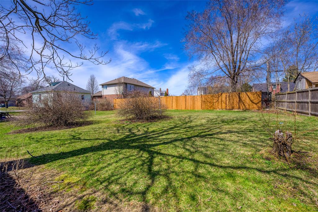 21 ALBERT Street, Point Edward, Ontario, Canada