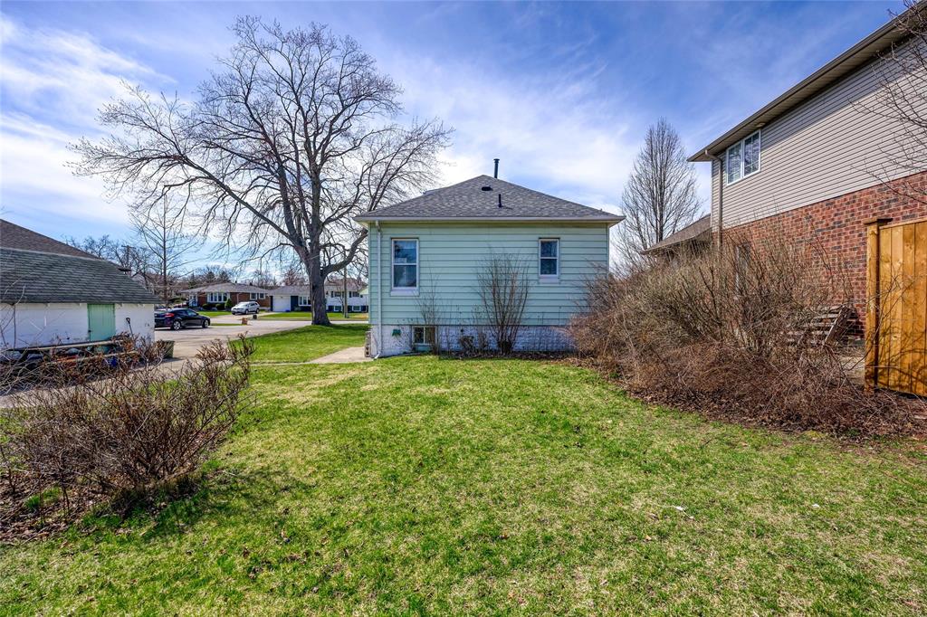 21 ALBERT Street, Point Edward, Ontario, Canada