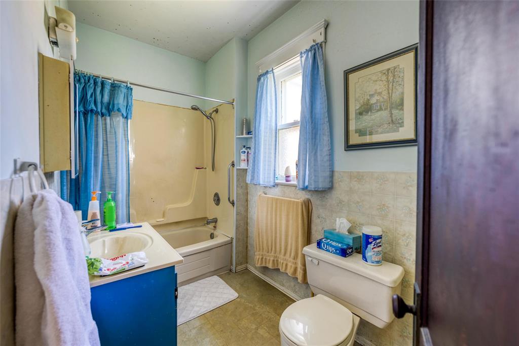 21 ALBERT Street, Point Edward, Ontario, Canada