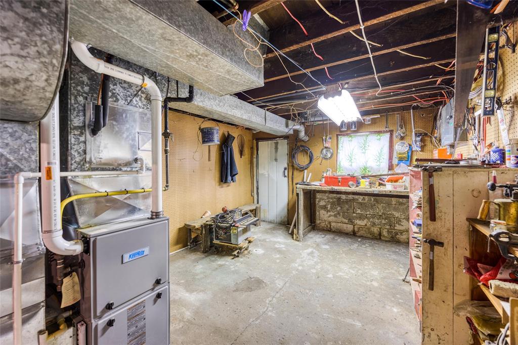 21 ALBERT Street, Point Edward, Ontario, Canada
