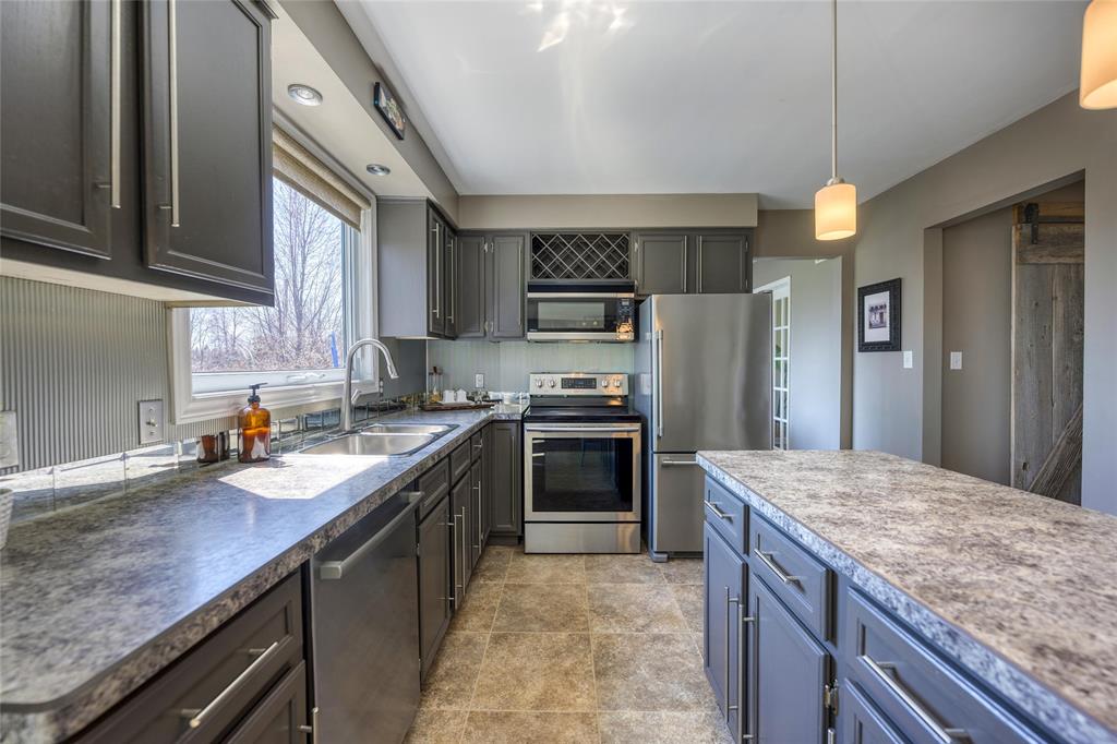 1867 WESTGROVE Drive, Sarnia, Ontario, Canada