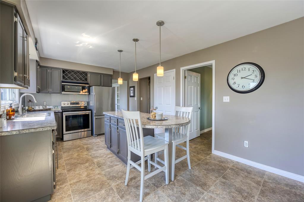 1867 WESTGROVE Drive, Sarnia, Ontario, Canada