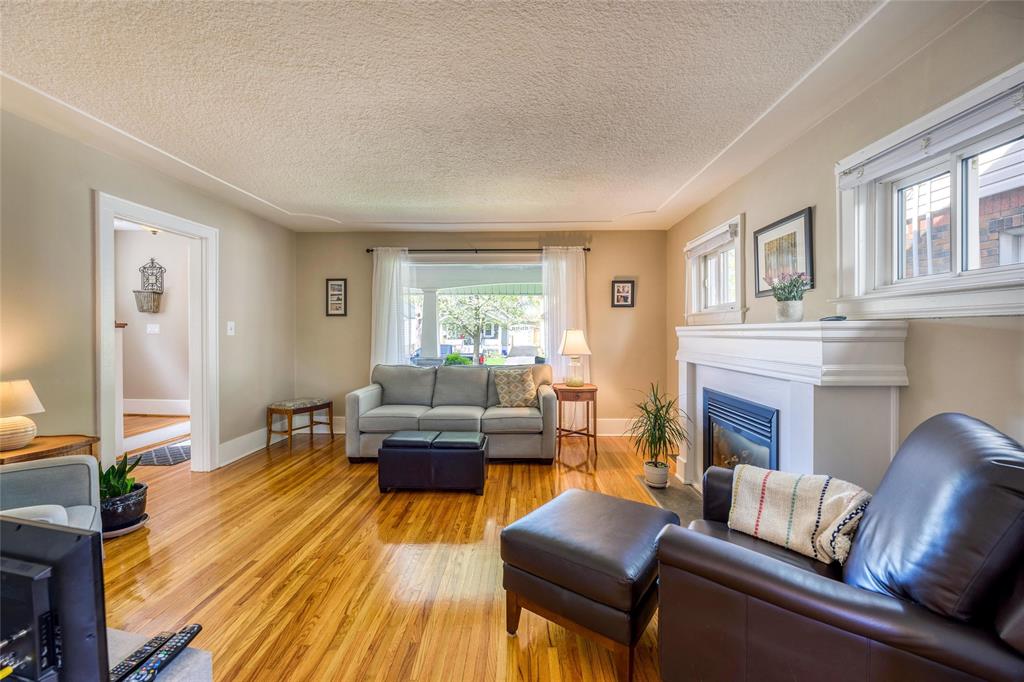 107 LINCOLN PARK, Sarnia, Ontario, Canada