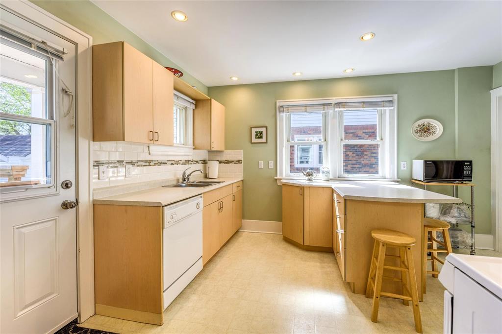 107 LINCOLN PARK, Sarnia, Ontario, Canada