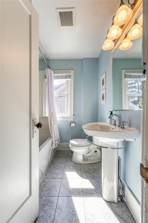 107 LINCOLN PARK, Sarnia, Ontario, Canada
