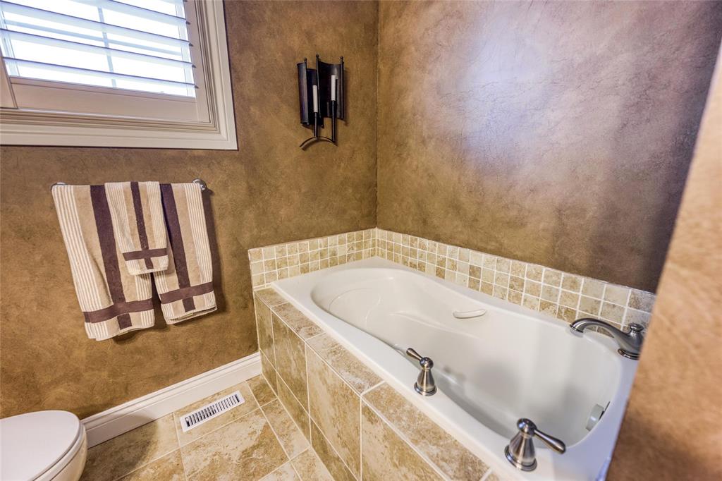6754 ST ANDREW Circle Unit# 24, Plympton-Wyoming, Ontario, Canada