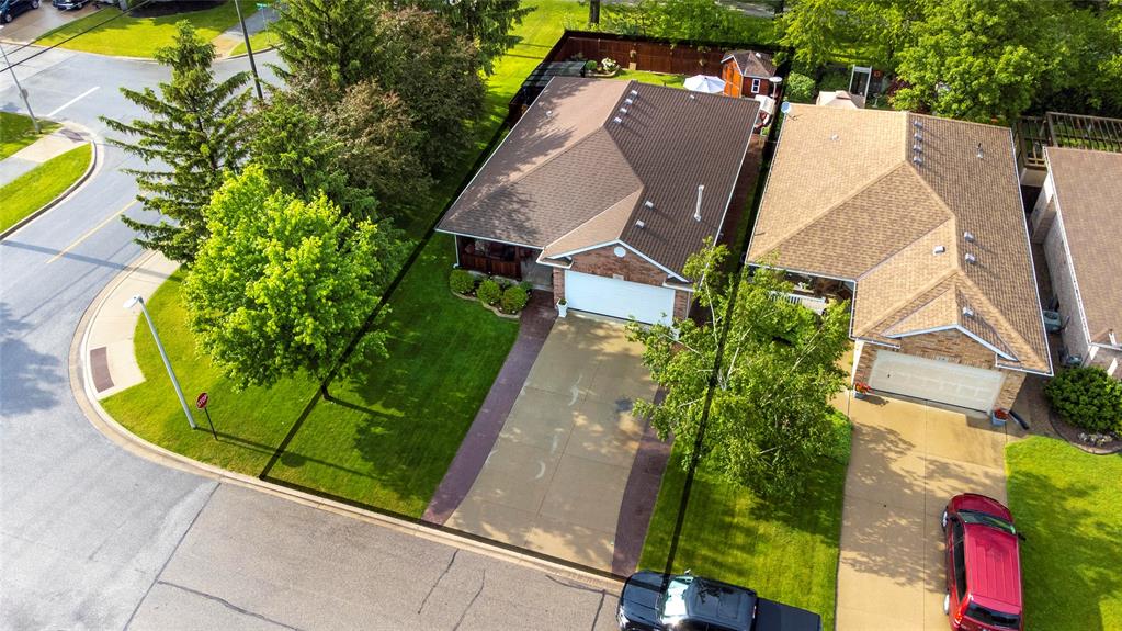 10 BROOK VIEW Court, Sarnia, Ontario, Canada