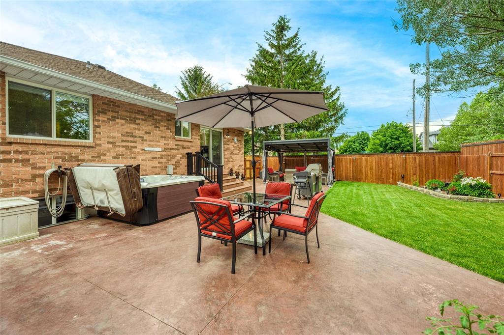10 BROOK VIEW Court, Sarnia, Ontario, Canada