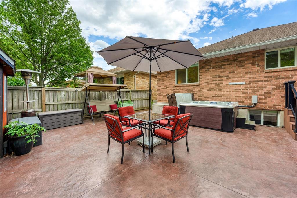 10 BROOK VIEW Court, Sarnia, Ontario, Canada