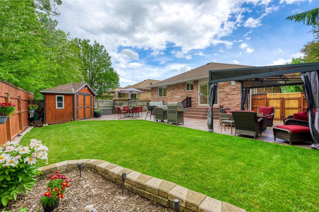 10 BROOK VIEW Court, Sarnia, Ontario, Canada