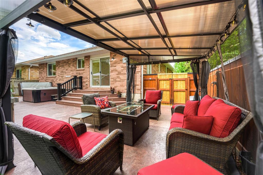 10 BROOK VIEW Court, Sarnia, Ontario, Canada
