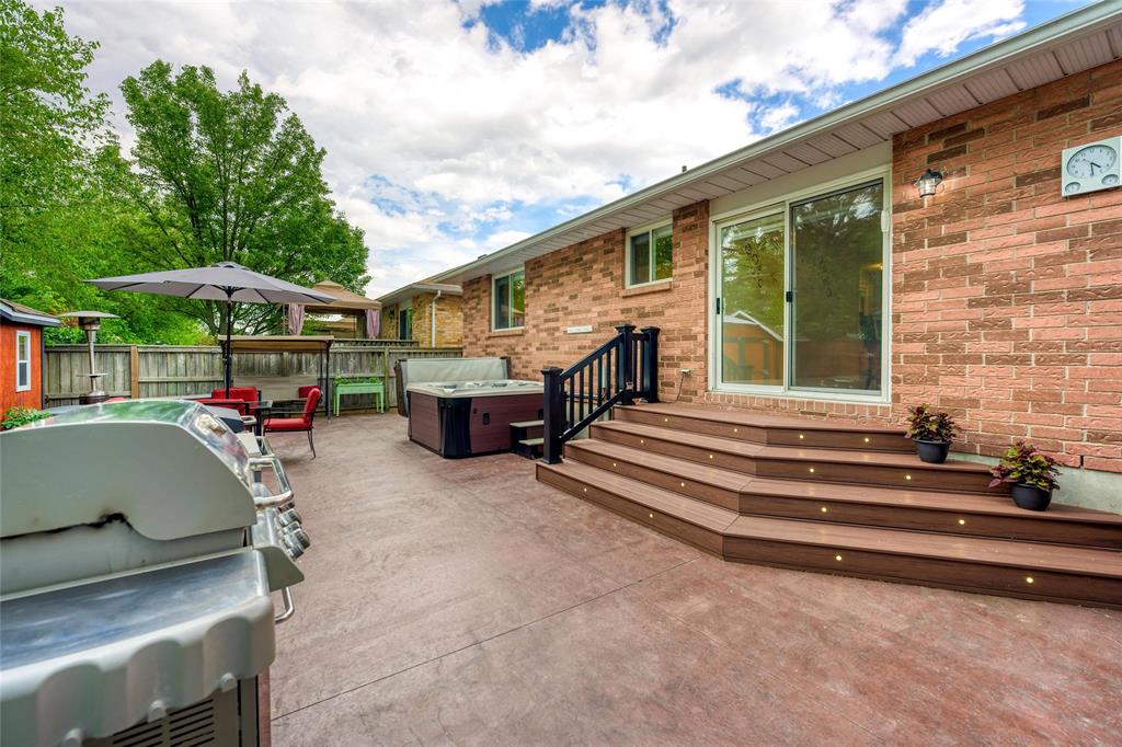 10 BROOK VIEW Court, Sarnia, Ontario, Canada