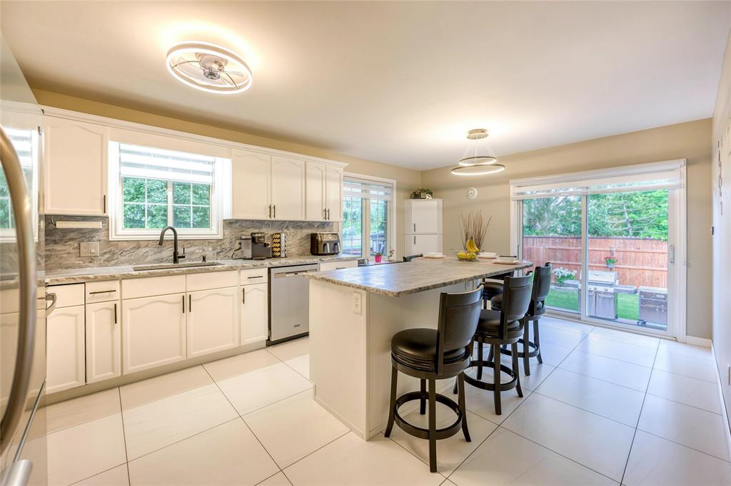 10 BROOK VIEW Court, Sarnia, Ontario, Canada