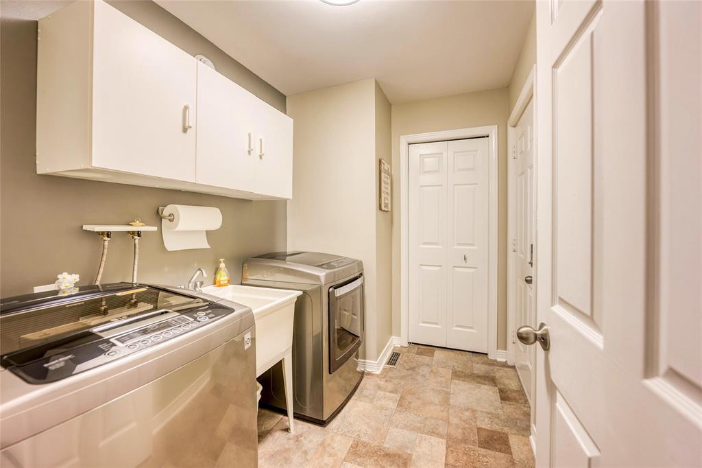 10 BROOK VIEW Court, Sarnia, Ontario, Canada