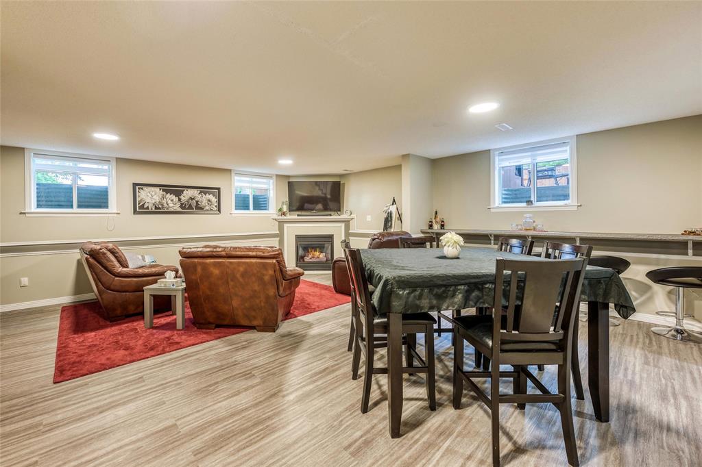 10 BROOK VIEW Court, Sarnia, Ontario, Canada