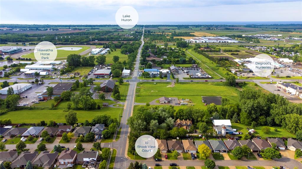 10 BROOK VIEW Court, Sarnia, Ontario, Canada