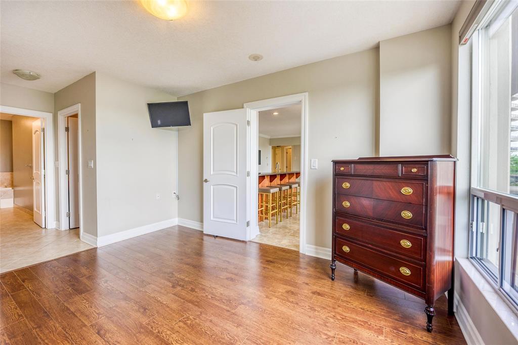 350 FRONT Street North Unit# 502, Sarnia, Ontario, Canada