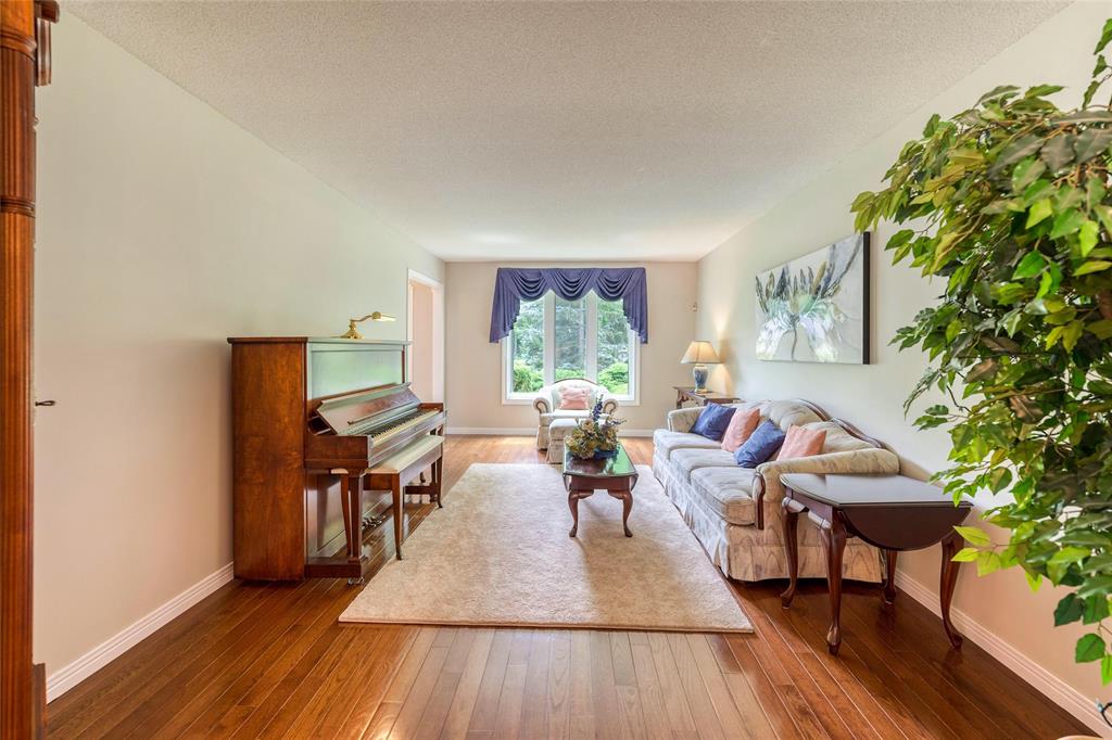 1910 CLARENCE Street, Sarnia, Ontario, Canada