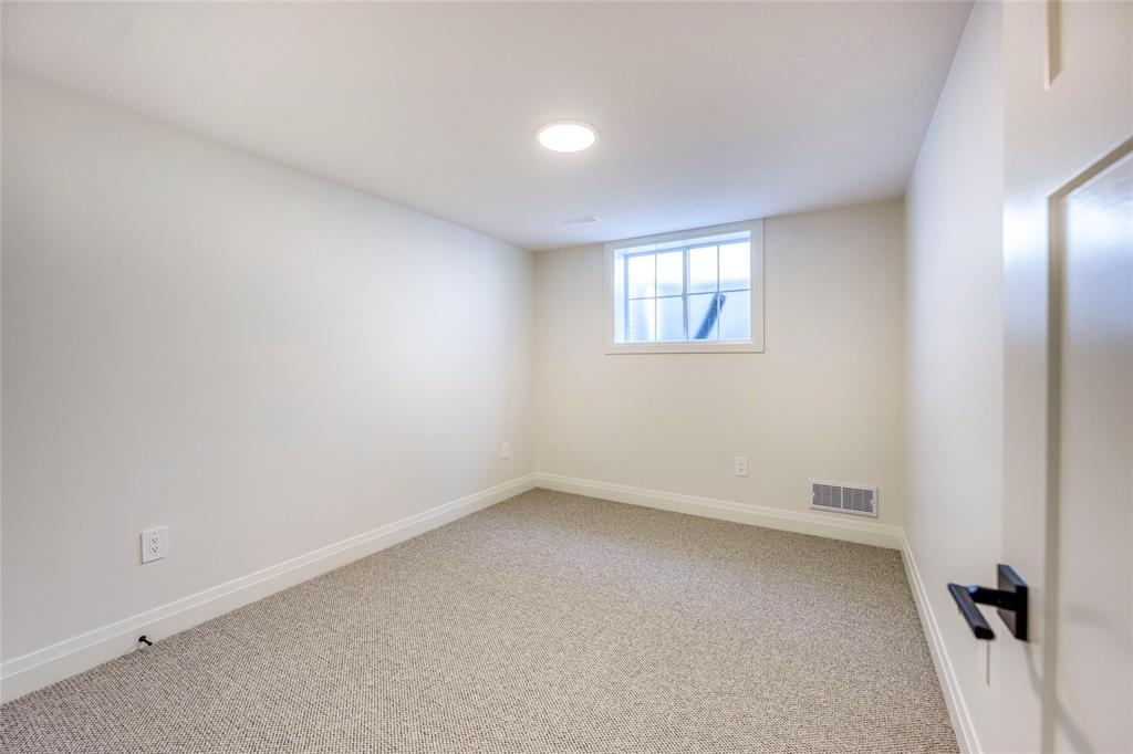 1801 ROBERT Street, Sarnia, Ontario, Canada