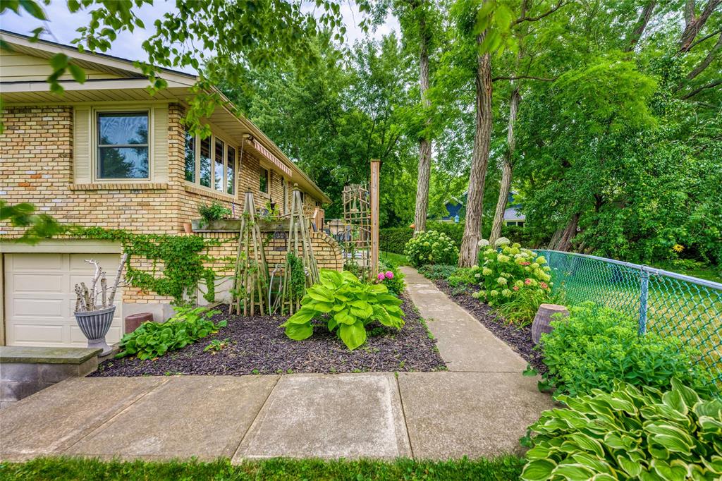 3051 SANDPIPER Trail, Plympton-Wyoming, Ontario, Canada