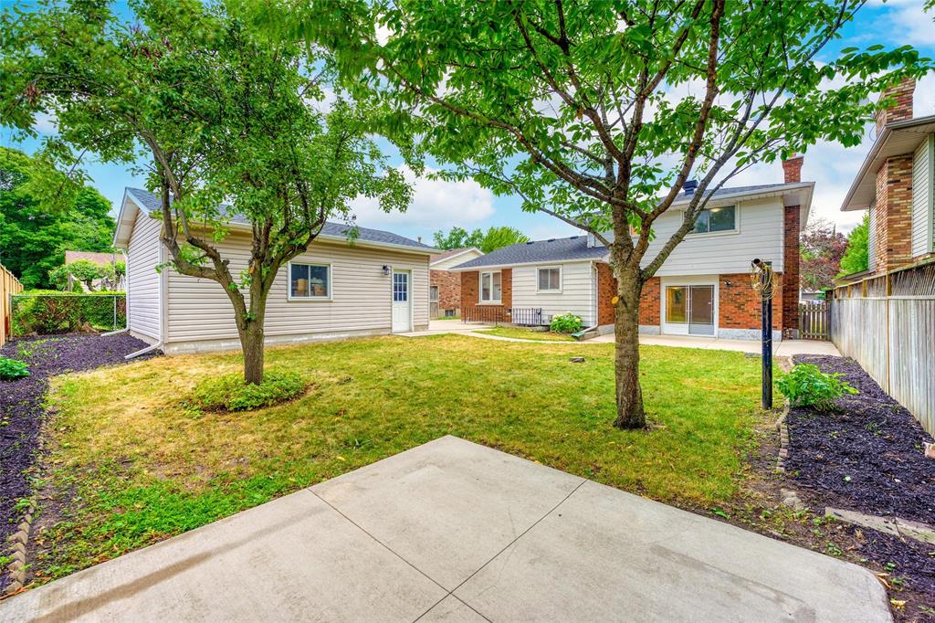 1324 WILTSHIRE Drive, Sarnia, Ontario, Canada