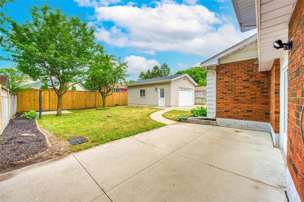 1324 WILTSHIRE Drive, Sarnia, Ontario, Canada