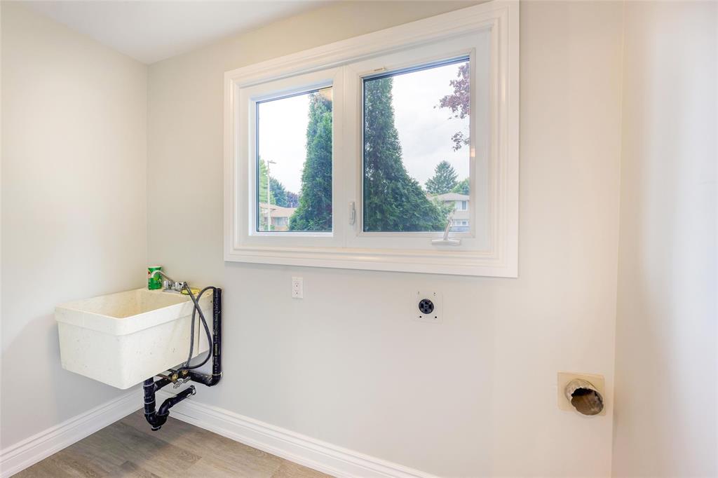 1324 WILTSHIRE Drive, Sarnia, Ontario, Canada