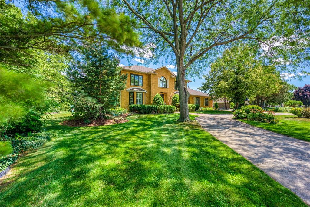 1600 HOLDEN Drive, Sarnia, Ontario, Canada