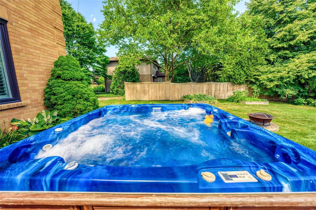 1600 HOLDEN Drive, Sarnia, Ontario, Canada