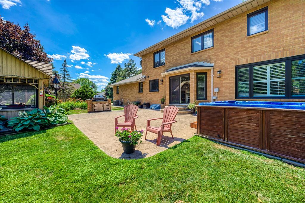1600 HOLDEN Drive, Sarnia, Ontario, Canada