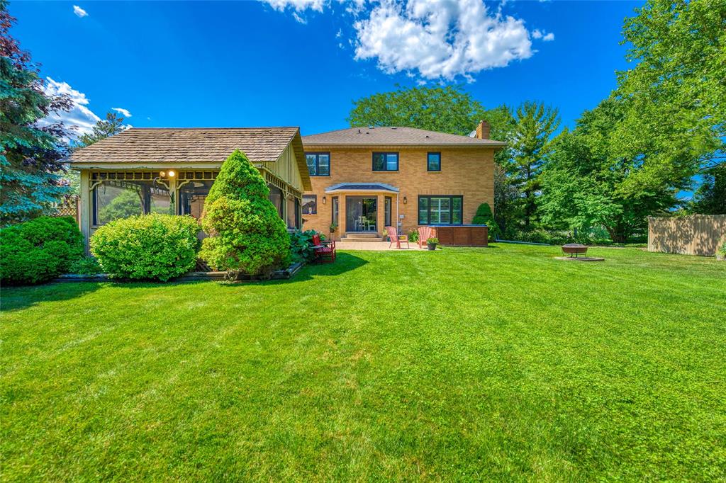 1600 HOLDEN Drive, Sarnia, Ontario, Canada