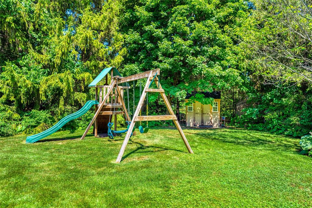 1600 HOLDEN Drive, Sarnia, Ontario, Canada
