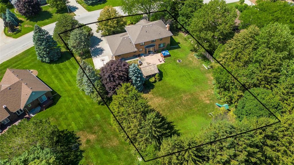 1600 HOLDEN Drive, Sarnia, Ontario, Canada