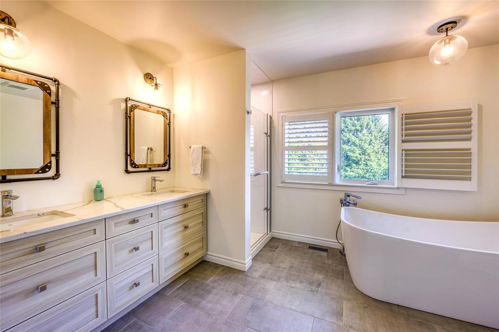 1600 HOLDEN Drive, Sarnia, Ontario, Canada