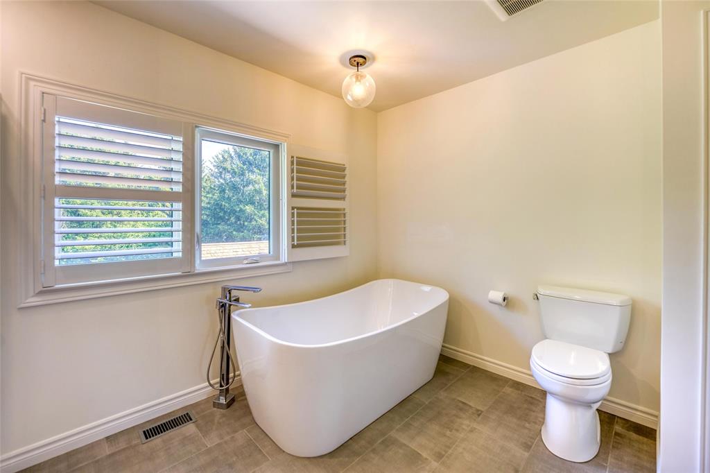 1600 HOLDEN Drive, Sarnia, Ontario, Canada