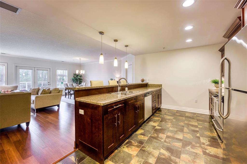 1550 VENETIAN Boulevard Unit# 206, Point Edward, Ontario, Canada