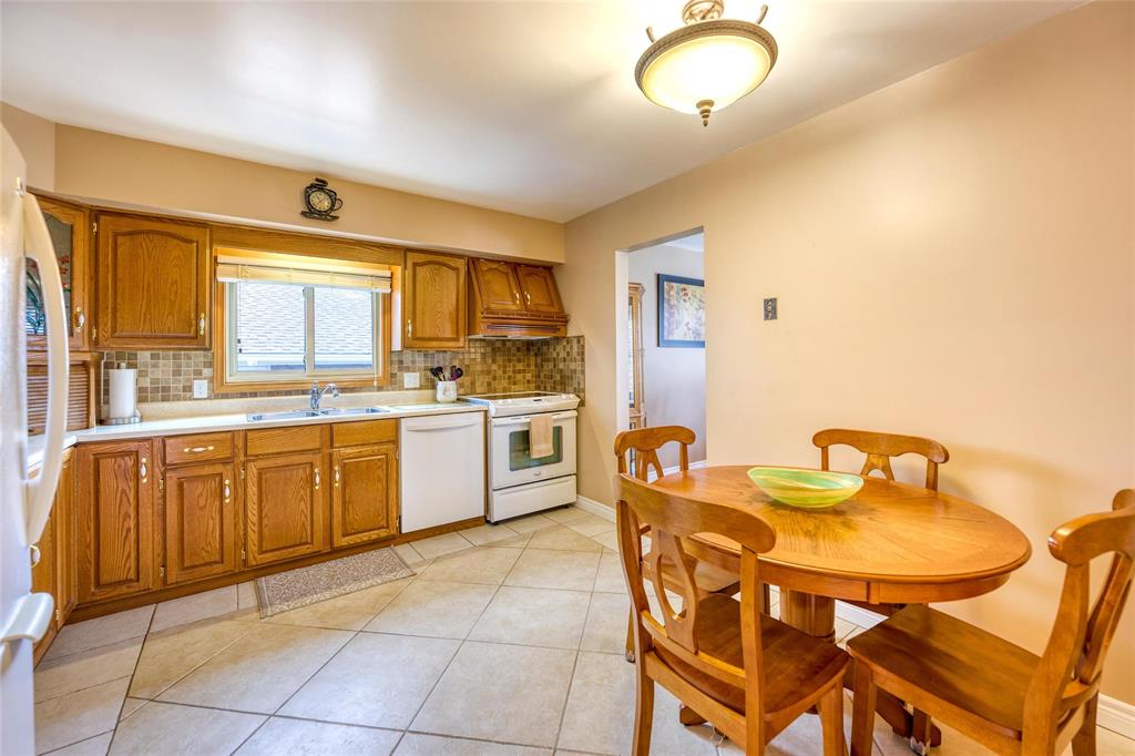 614 BRISTOL Street, Sarnia, Ontario, Canada