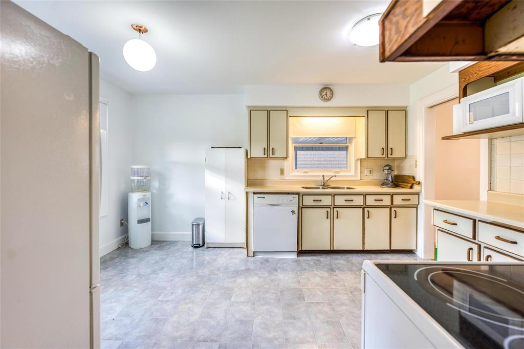 1293 ECHO Road, Sarnia, Ontario, Canada