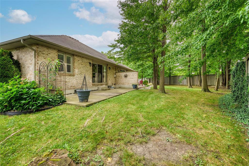 231 CASSANDRA Boulevard, Sarnia, Ontario, Canada