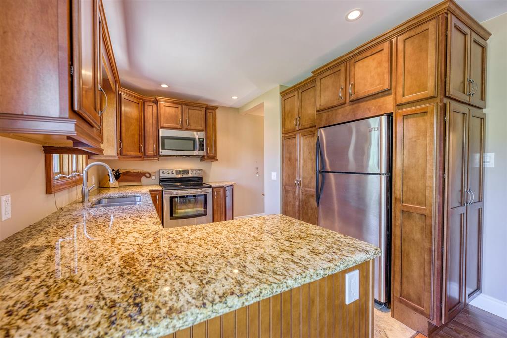1450 EGMOND Drive, Sarnia, Ontario, Canada