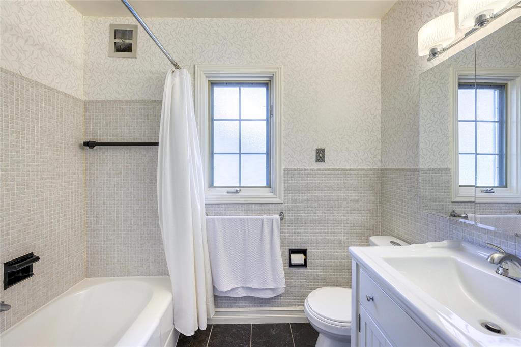 1450 EGMOND Drive, Sarnia, Ontario, Canada