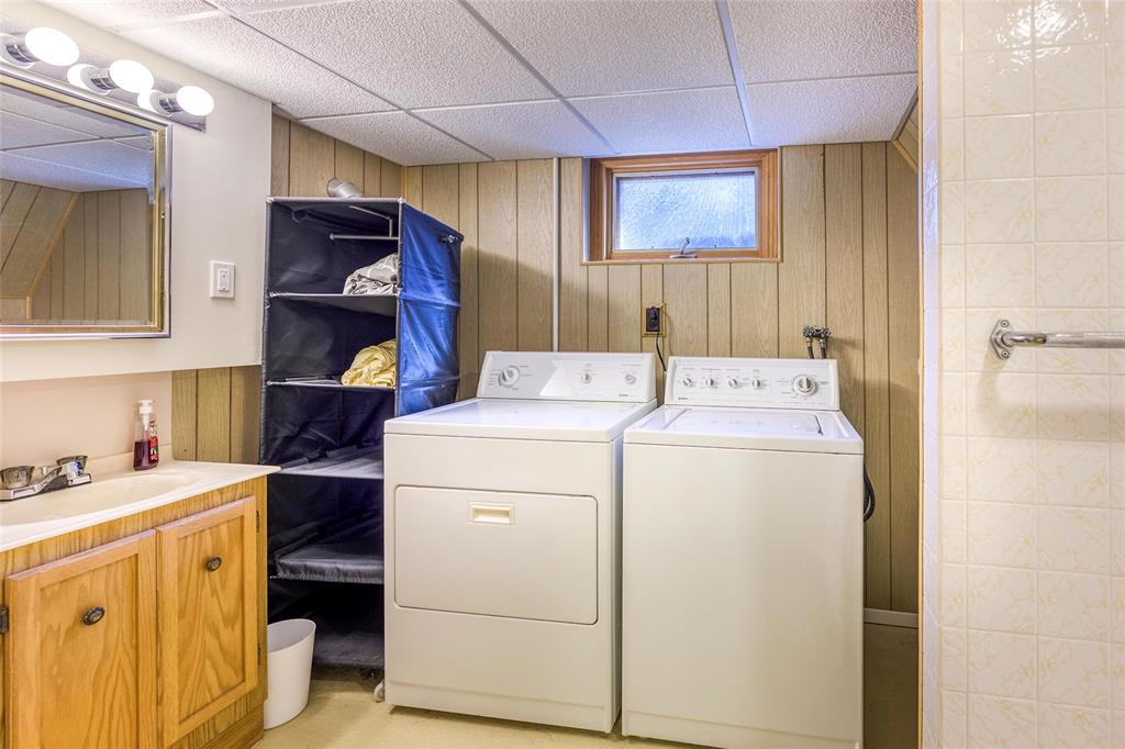 1450 EGMOND Drive, Sarnia, Ontario, Canada