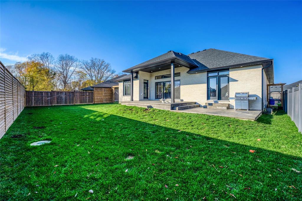 194 SANDPIPER Drive, Sarnia, Ontario, Canada