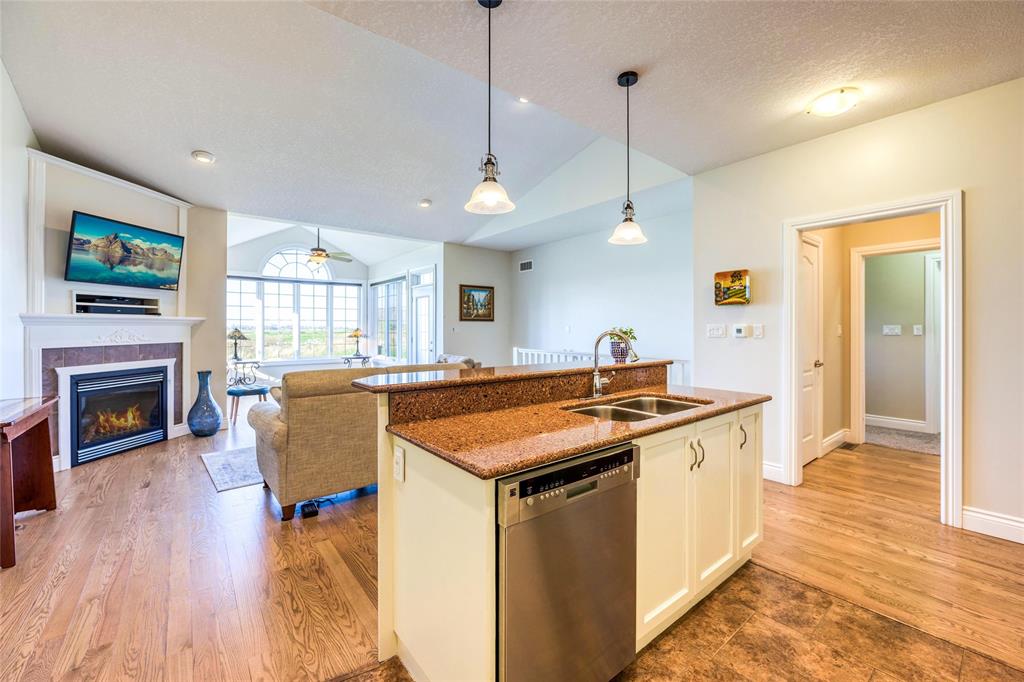 6747 ST ANDREWS Circle, Plympton-Wyoming, Ontario, Canada