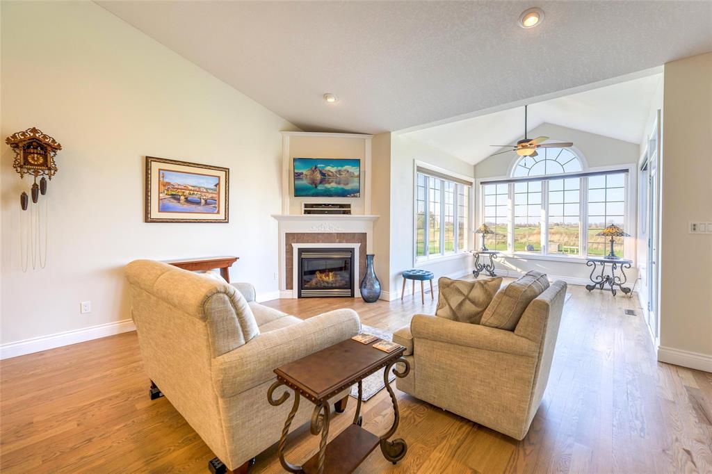 6747 ST ANDREWS Circle, Plympton-Wyoming, Ontario, Canada